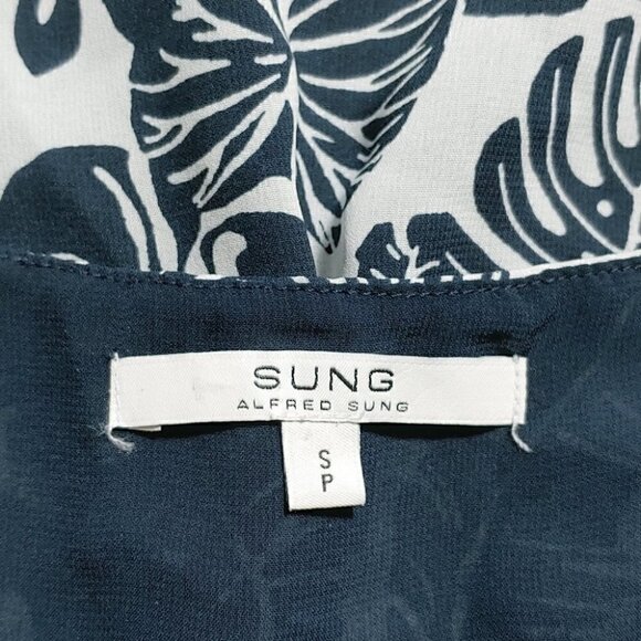 ALFRED SUNG Leaf print round pleated neckline fresh and flowy camisole - Picture 13 of 13